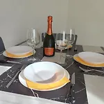 F&g Prestige Apartamento Marghera